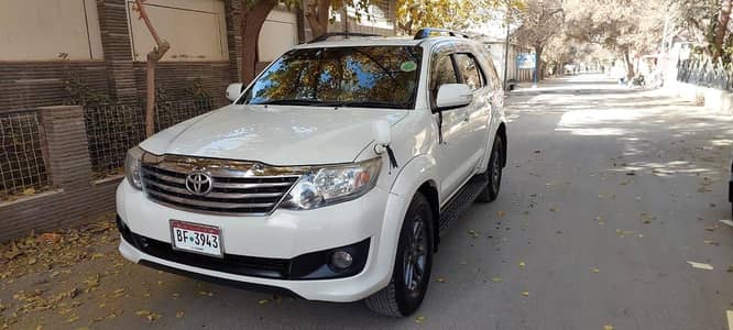 Toyota Furtuner Model 2013  Full Fresh Original color