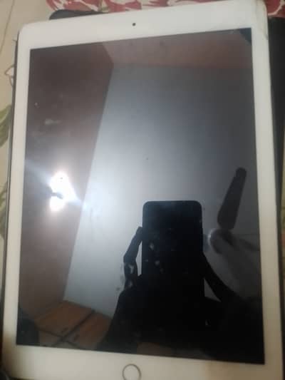 Brand: apple model: Air 2: good condition 3: grey colour 4: 16GB