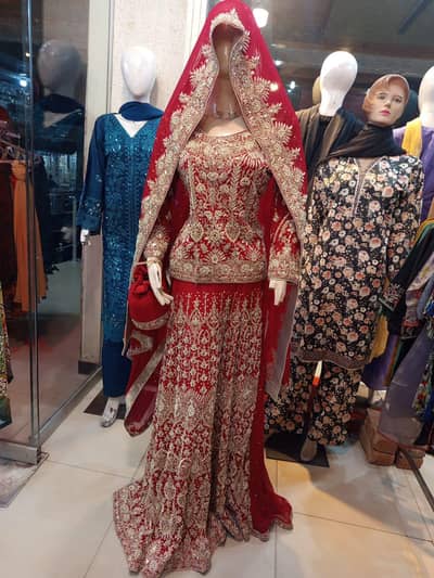 luxury red bridle dress _heavy Embroidery / only one time used