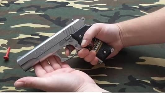 desart eagle airsoft Features: Working safety lock and realistic feel.