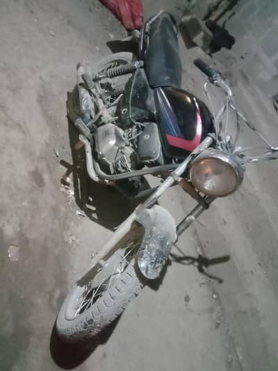 Honda 100 bike cplc clear paper work okay hai chalny main bhi okay hai