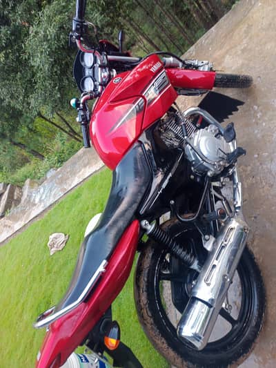 YBR 125 | 17 model | 19 registration | brand new condition