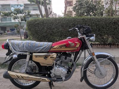 Honda CG 125 2025 SE Gold Edition