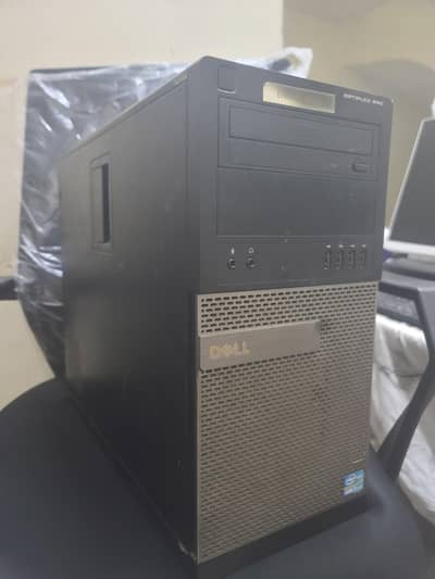 Core I5  / 16 GB RAM / 2 GB Graphic card