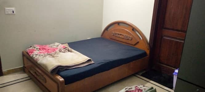 queen size bed for sale.