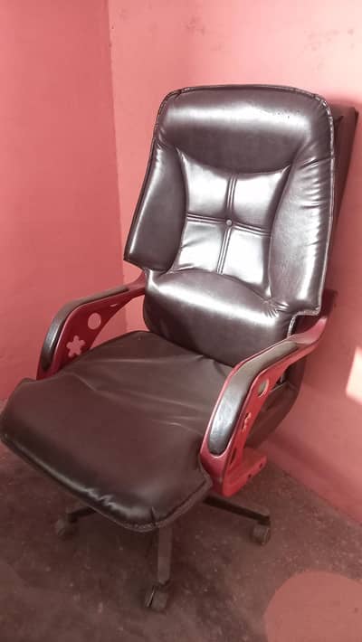 Executive Chair Brown