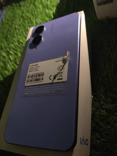 vivo y17s 4+4 128. full box but non pta ho Gaia