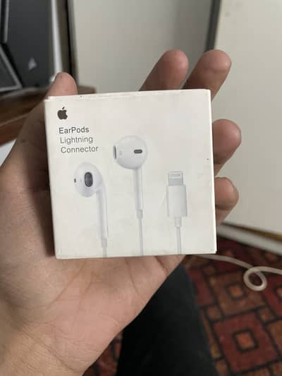 iPhone earphones new stock