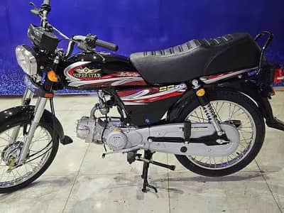 2300 km chali he new gari hai  aplied location latifabad 10 no