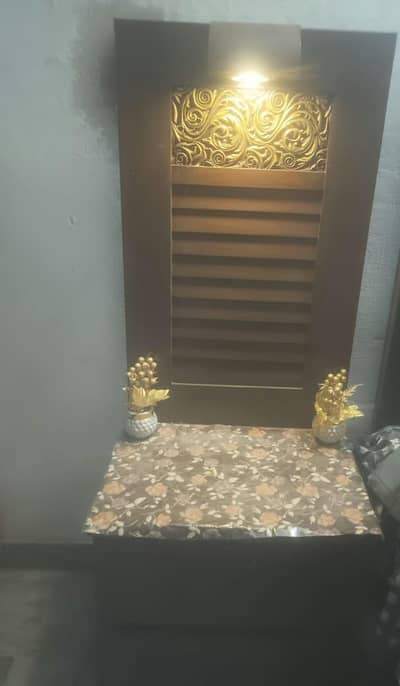 king size bed or 5seater sofas or drasing side tables 3 tables