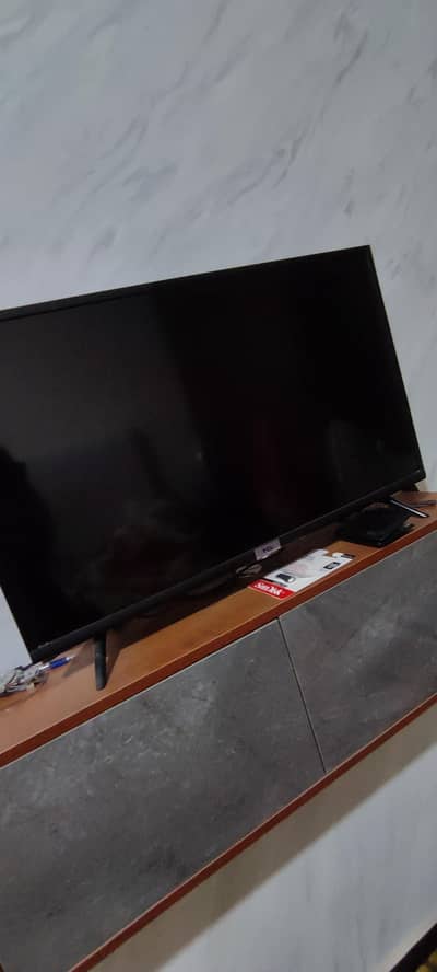 Tcl 32 inch Andriod Smart led tv