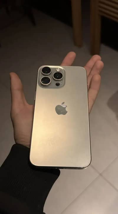 iPhone 15 pro max ( complete box )