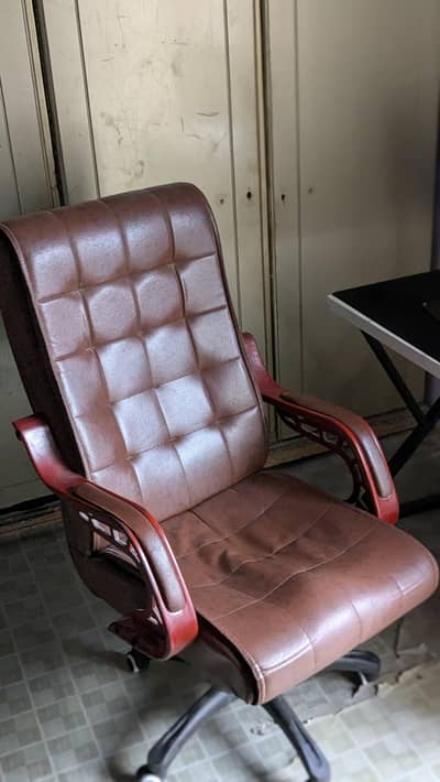 Office Based chair  9.5/10 Condition. chair for Doctor, Lawyers, etc