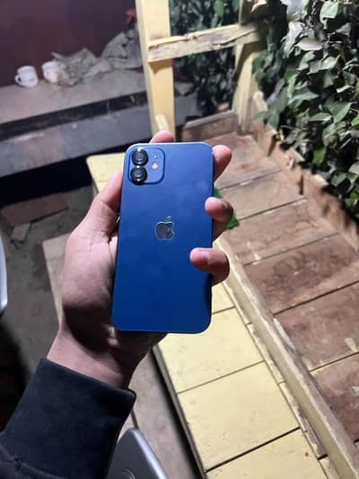 Iphone 12 64 GB LLA JV 4 month sim time