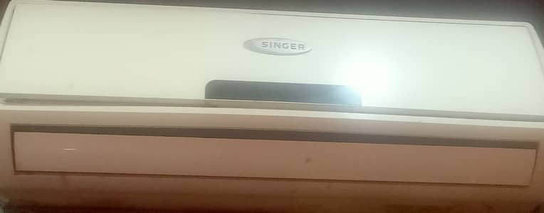 Singer AC in good condition