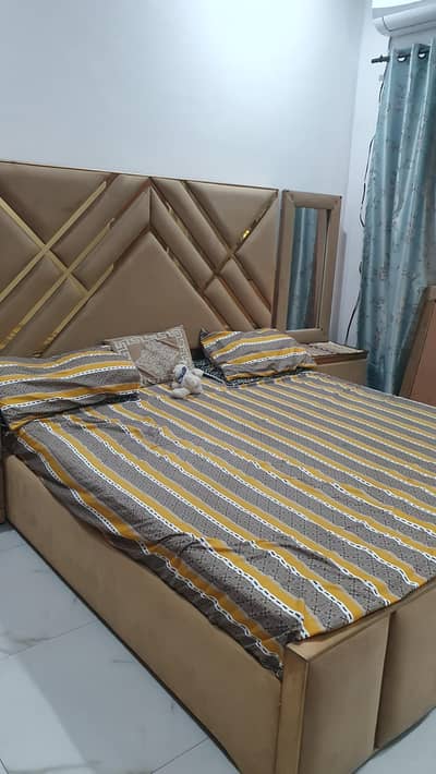 Bed set/ double bed/ king size bed/ wooden bed