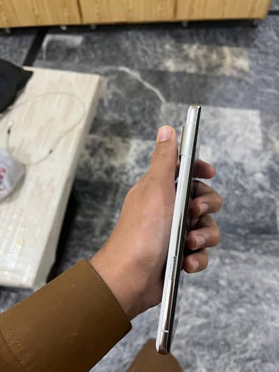 google pixel 7 pro condition 10/10