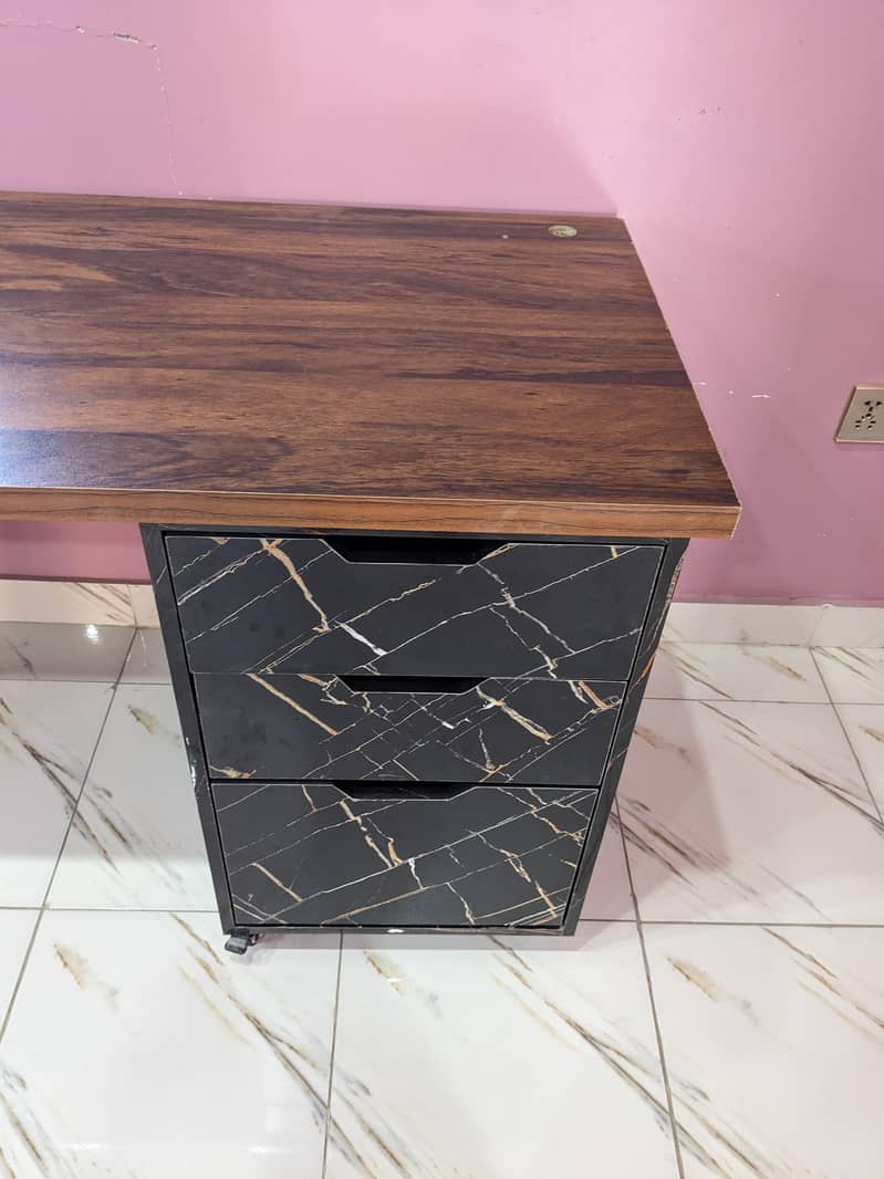 Custumize Computer Table 6