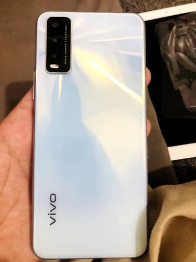 vivo y20 10by10  urgent sale