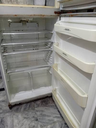 Dawlance Fridge Reflection