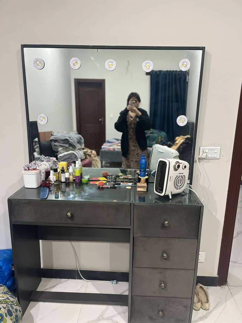 vanity, dressing table 3