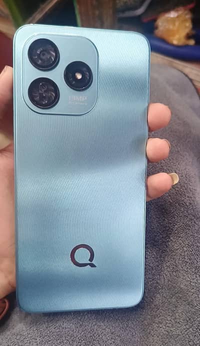 Qmobile smart 8 4+4/128 whatsapp pe contect karen