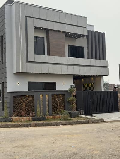 MODREN CLASSIC CORNER 6,5 MARLA HOUSE