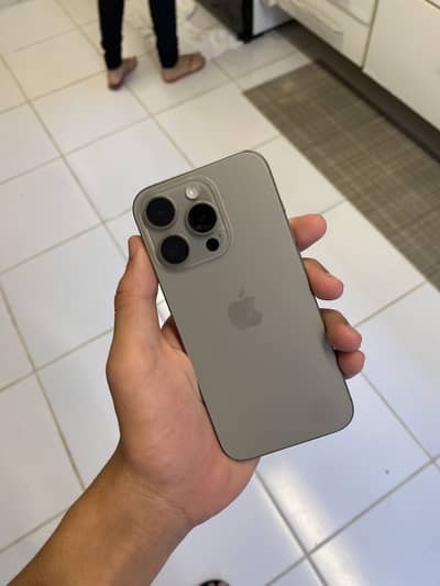 IPHONE 15 Pro Factory Unlocked LLA 128GB