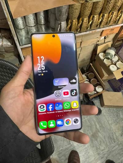 Full box. Only 1 month used. 108 Mega pixels camera.