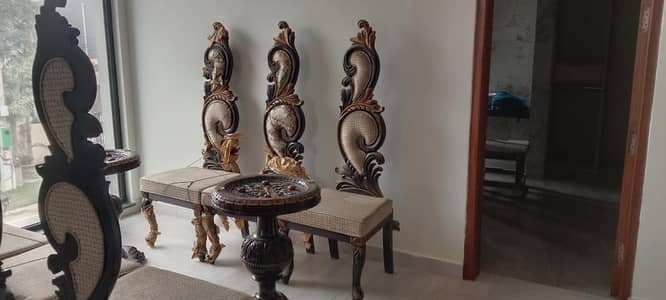 Dining Table & Chairs