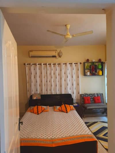 Daily basis room for couple family girls boys