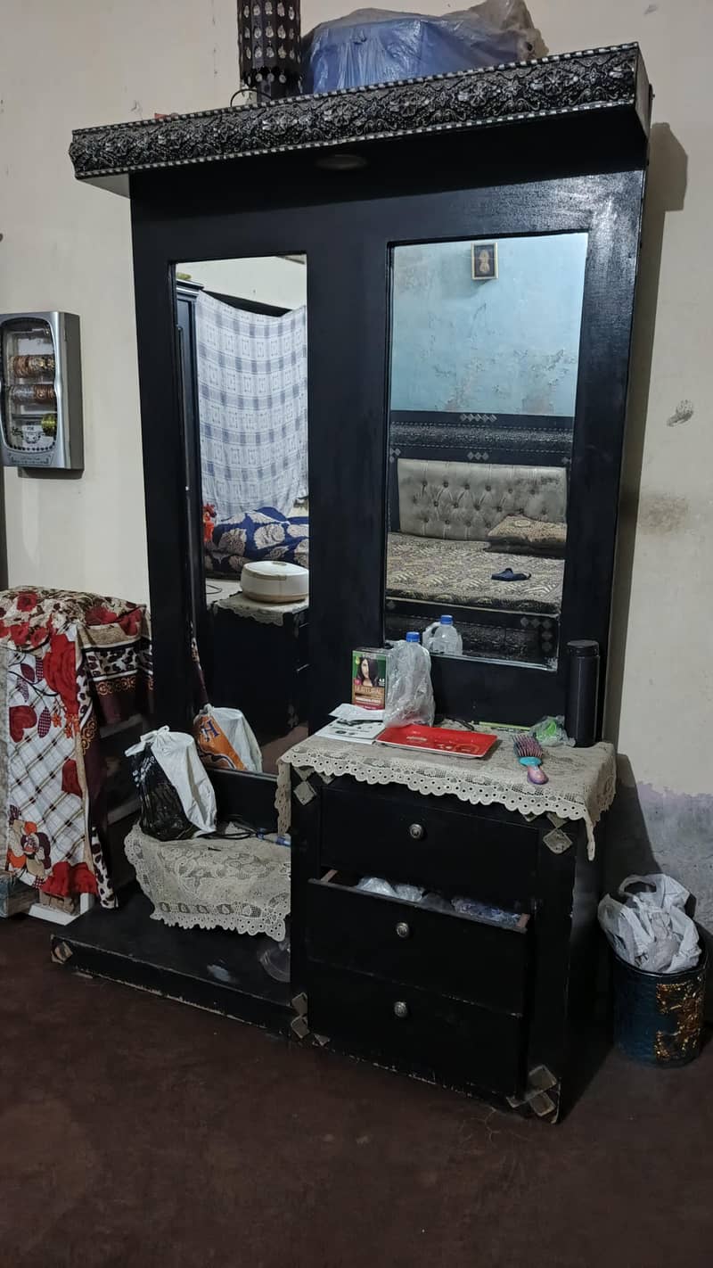 Double Bed,Dressing, Side Table's 4