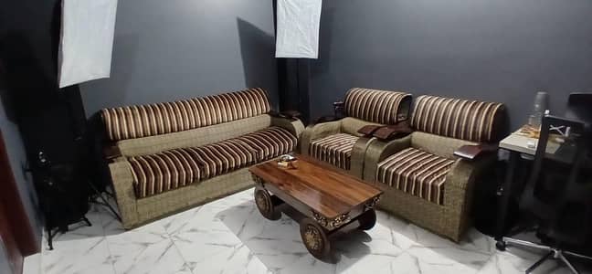 Sofa Set for sell  13000