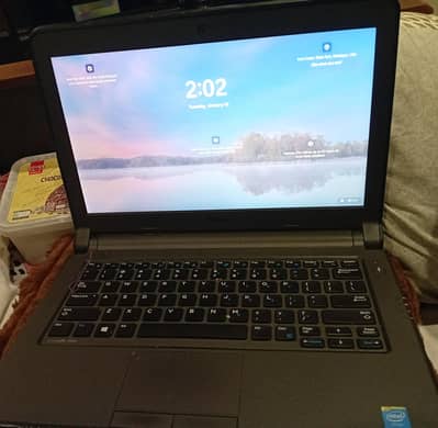 Dell Latitude 3350 - i5-5th gen, 8gb, 128gb ssd