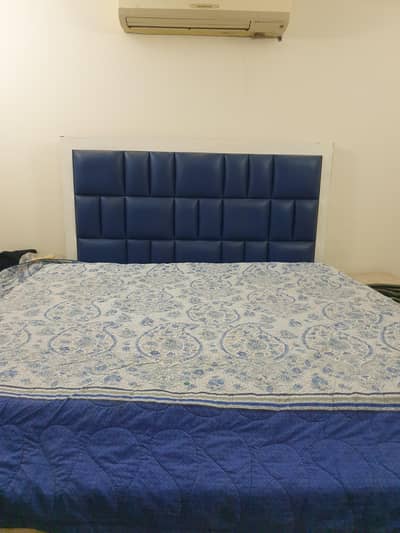 King size wood double bed