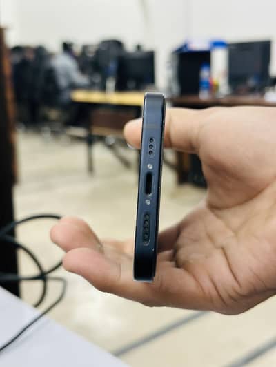 I phone 12 with Box non pta JV