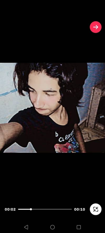 I am park vimin video editing kar ta hu