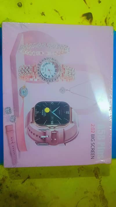 Ladies Smart Watch 2.02" Big Screen | Gift Box Set | Brand New
