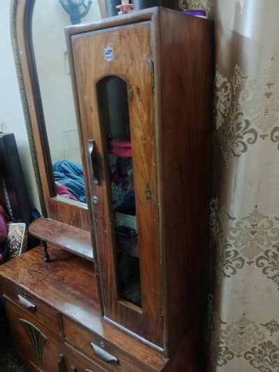 dressing table for sale contact me