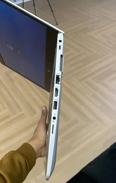 HP Elitebook 840 g5 17 8th  gen 16gb ssd 512