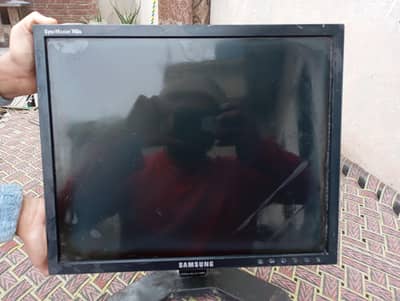 used Samsung lcd