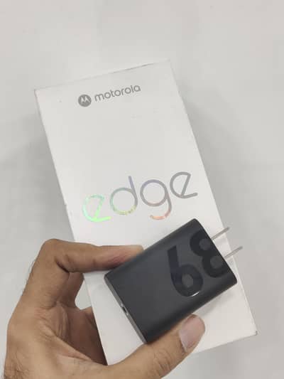 Motorola Edge 2025 box pack with original Moto 68w Dock limited PCs