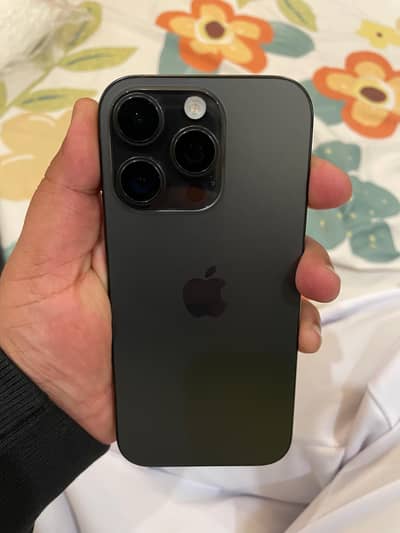 Iphone 16 PRO Black titanium colour