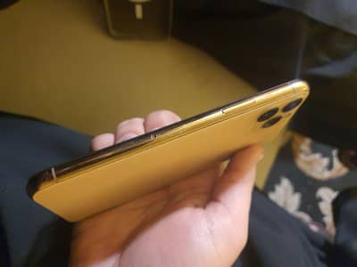 i phone 11 pro ( exchange with 12 pro or 13 )