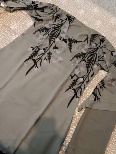 embroidered abaya