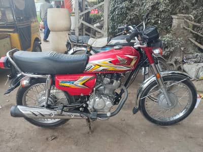 السلام علیکم ہونڈا 125 سیل کرنا ہے اگر کسی کو چاہیے