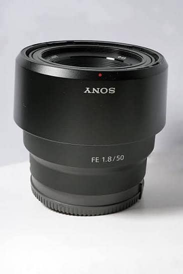 Sony 50. MM F-1.8 FE 10/10 WITH BOX