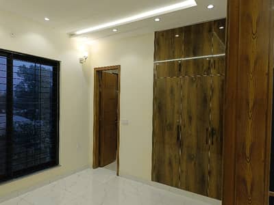 10 Marla Brand New Facing Park Upper Portion For Rent With Gas