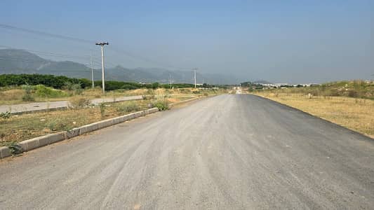 30x70 PARK FACE PLOT FOR SALE