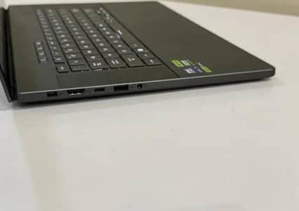 ASUS ROG Zephyrus G16 – RTX 4090, i9-185H, 32GB, 2TB SSD – USA Model